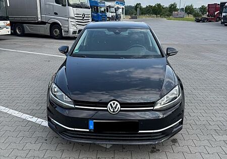 VW Golf Volkswagen 1.5 TSI ACT Sound