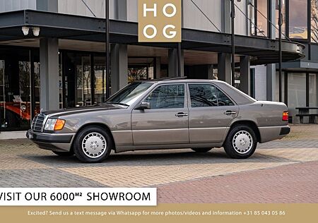 Mercedes-Benz 300 300E-24