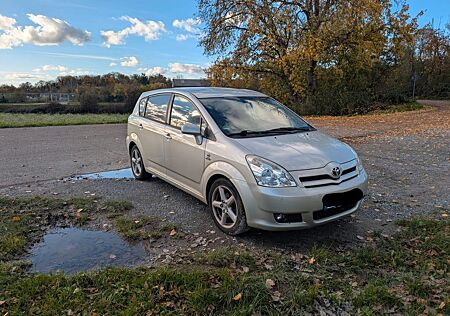 Toyota Corolla Verso 2.2-l-D-CAT Sol Sol