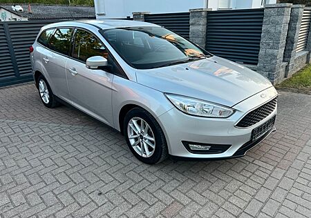Ford Focus Turnier Business 1 HAND! TÜV NEU! S-HEFT!