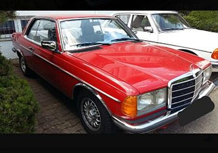Mercedes-Benz 230