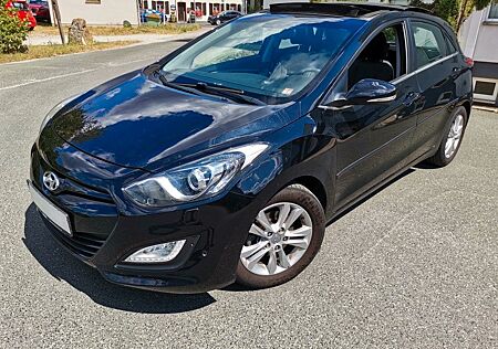 Hyundai i30 ++Trend+Panorama+Navi+SHZ+PDC