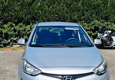 Hyundai i20 "5 Star Edition" TÜV 08/25 * AHK