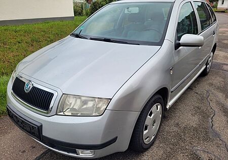 Skoda Fabia 1.4 16V Classic Combi*AHK*Klima*Tüv Neu