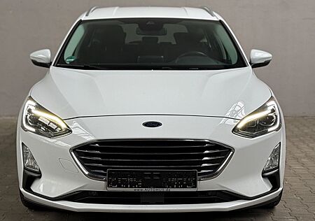 Ford Focus Turnier Titanium/R-Kamera/Keyless-go/Navi/