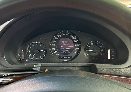 Mercedes-Benz E 200 KOMPRESSOR CLASSIC