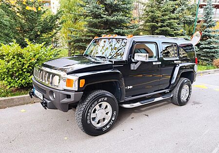 Hummer H3 3.7 Luxury Auto. Luxury