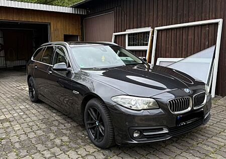 BMW 530d xDrive Touring A -