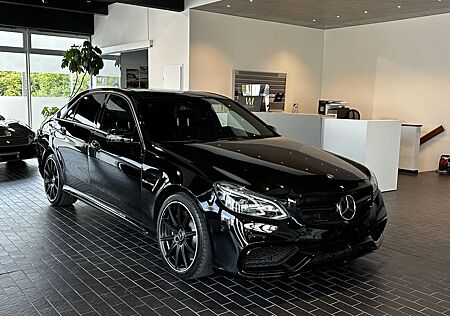 Mercedes-Benz E 63 AMG *4 MATIC*PANO*DISTRONIC*NIGHT*KAMERA*