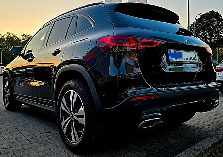 Mercedes-Benz GLA 200 DCT -Mit Garantie
