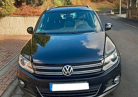 VW Tiguan Volkswagen 2.0 TDI SCR 4MO BMT LOUNGE Sport & St...