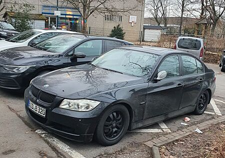 BMW 318i -