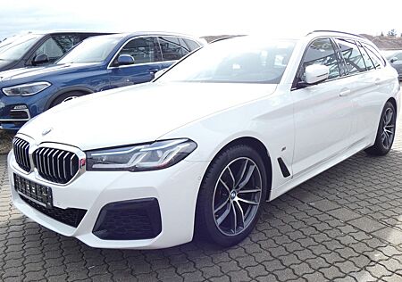 BMW 520 i Touring M Sport Navi Panorama Kamera Leder