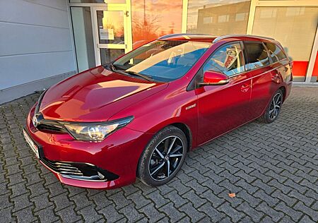 Toyota Auris Touring Sports Hybrid Team D