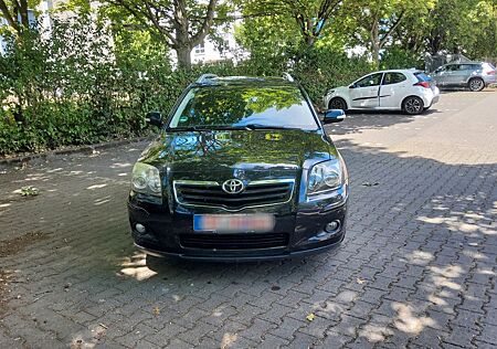 Toyota Avensis Combi 2,0-l-D-4D Team
