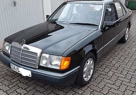 Mercedes-Benz E 230 230E,Klimaautomatik,Sitzheizung,elektr.Fensterhe