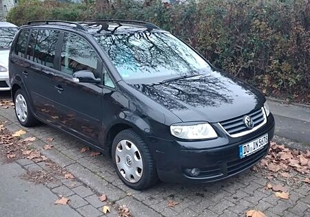 VW Touran Volkswagen 1.6 FSI Highline Highline