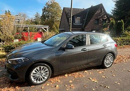 BMW 120i Advantage Steptronic Live Cockpit*LED* Head