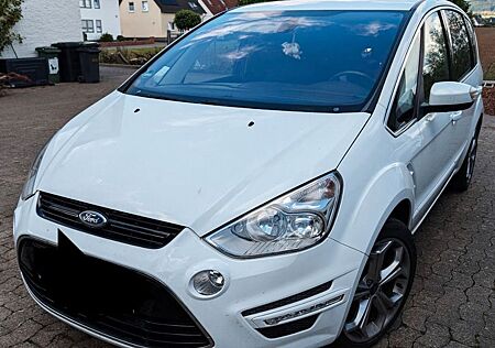 Ford S-Max 2,2 TDCi 147kW DPF Titanium Auto,SHZ,AHK