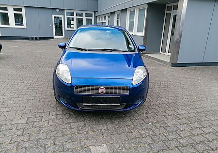 Fiat Grande Punto 1.4 8V Autom.1A.>Klimatr.Sitzh.PDC..Tüv,1Hand