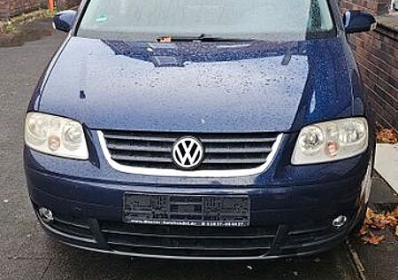 VW Touran Volkswagen 1.6 FSI Basis Basis