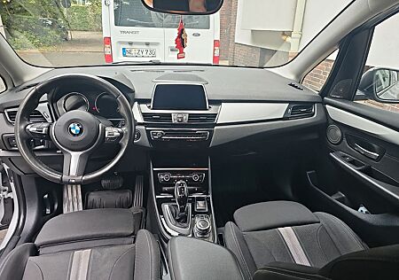 BMW 2er 220 Gran Tourer 220d Steptronic Advantage Ad...