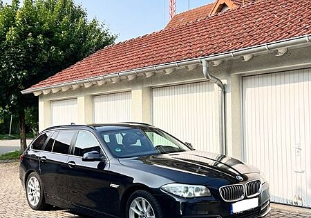 BMW 520d xDrive Touring A -