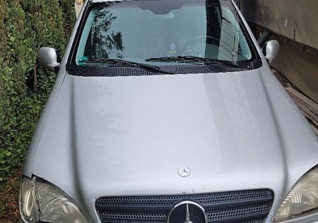 Mercedes-Benz ML 320 -