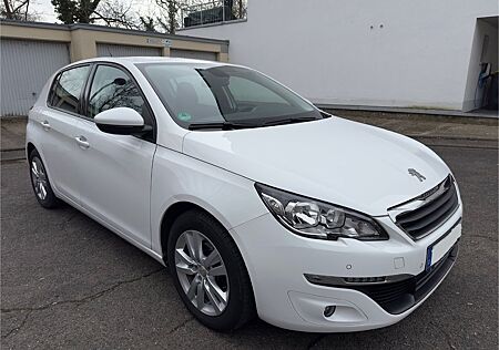 Peugeot 308 Style PureTech 110 1. Hand TÜV Neu