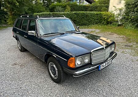 Mercedes-Benz 230 230TE H-Zu TÜV+Service+VIELE Teile NEU+KEIN ROST