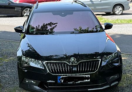 Skoda Superb 2.0 TDI 4x4~DGS~2.HAND~ACC~NAVI~APPLCARPY