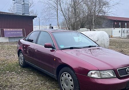 Audi A4 2.4 -