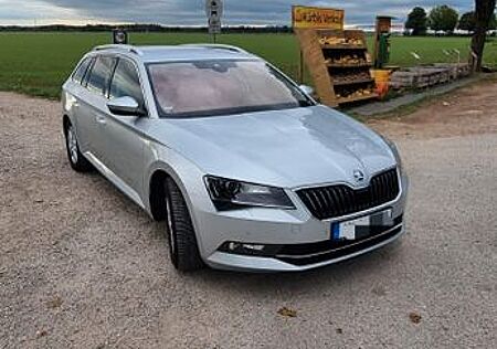 Skoda Superb 2.0 TDI SCR DSG Style Combi Style