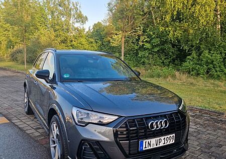 Audi Q3 40 TFSI quattro S tronic S line S Scheckheft
