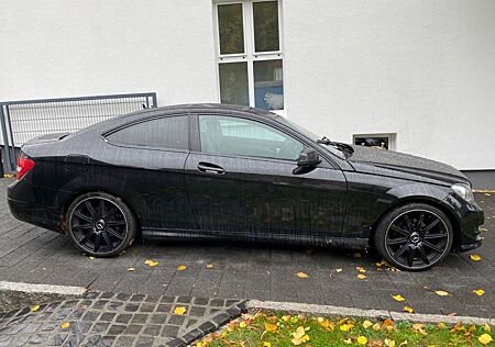 Mercedes-Benz C 220 Coupe AMG Automatik Panorama