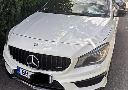 Mercedes-Benz CLA 45 AMG Shooting Brake CLA 45 AMG SPEEDSH...