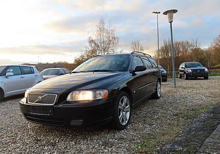 Volvo V70 Kombi 2.4 D Momentum