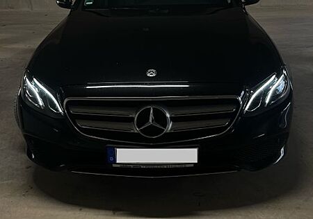 Mercedes-Benz E 220 d Autom. -