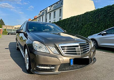 Mercedes-Benz E 350 CDI T BlueEFFICIENCY -