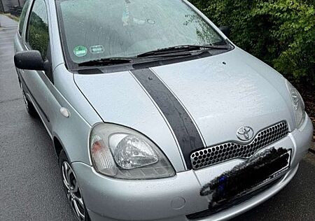 Toyota Yaris 1.3 VVT-I. TÜV 12/26
