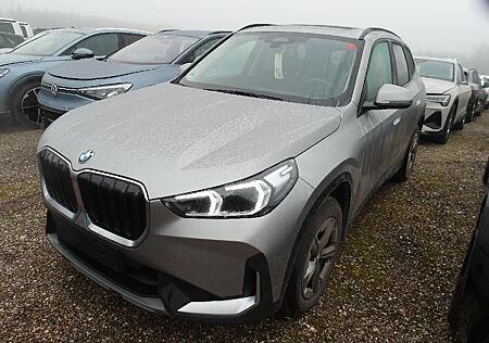 BMW X1 20 i sDrive *PANO/AHK/LED/PRIVACY*