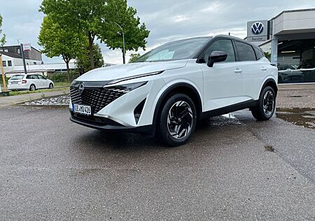 Nissan Qashqai Panorama / Navi / 360° Kamera
