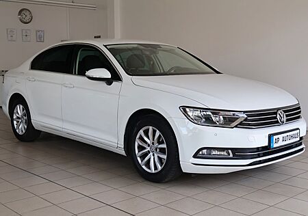 VW Passat Volkswagen Comfortline ACC Navi PDC Fahrradträger!
