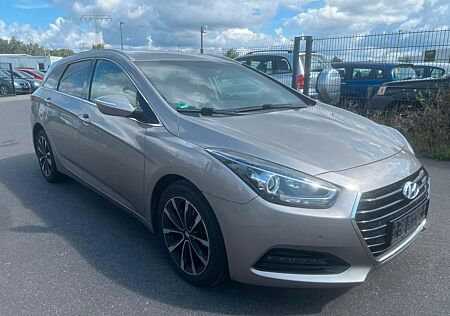 Hyundai i40 cw blue Trend 1.7 CRDI Automatik Navi