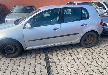 VW Golf Volkswagen V Lim. Trendline