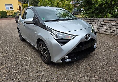 Toyota Aygo (X) Aygo (X) 1,0-l-VVT-i x-clusiv Style Selectio...