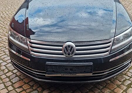 VW Phaeton Volkswagen 4.2 V8 4MOTION Tiptronic 4-Sitzer -