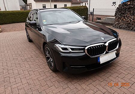 BMW 530d xDrive Touring A -