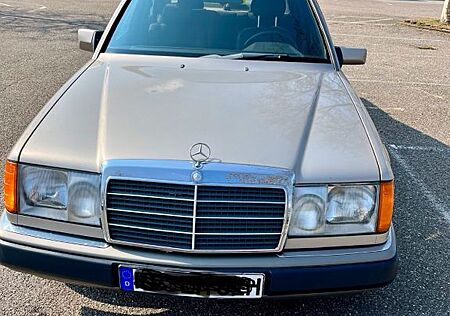 Mercedes-Benz 230 230E