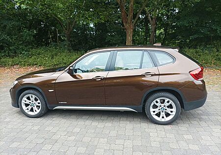 BMW X1 xDrive28i - 1 Hand originalzustand